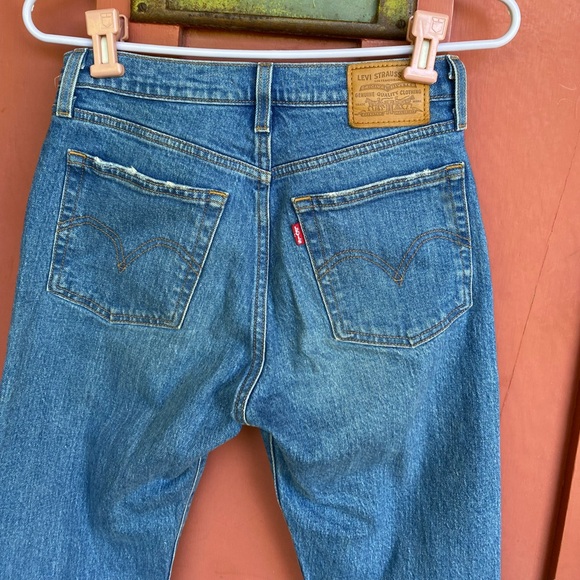 Levi’s ripped wedgie jeans - Picture 4 of 5